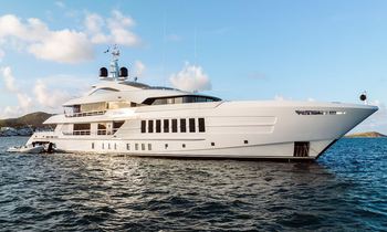 Heesen superyacht charter MOSKITO announces last-minute availability for St Barts New Year's Eve celebrations