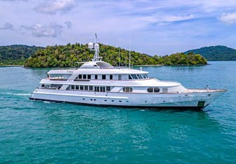 Azul V Yacht Charter in Thailand