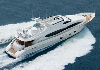 Le Reve Yacht Charter in Florida