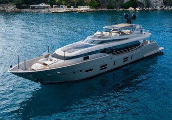 The Palm Yacht Charter in Portofino