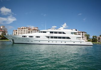 Themis Yacht Charter in Florida