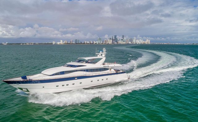 Troca One Yacht Charter in Miami