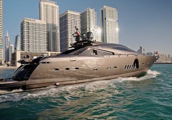 UD30 Yacht Charter in Dubai