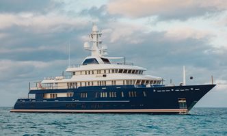 Huntress yacht charter Lurssen Motor Yacht